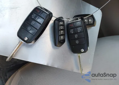 2015 Kia Sedona Lx из США, поврежденный, VIN KNDMB5C18F6061115